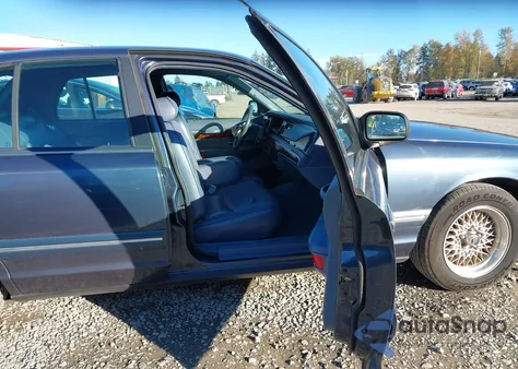 1997 Mercury Grand Marquis Ls z USA, uszkodzony, nr VIN 2MELM75W0VX636397